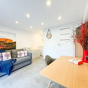 Modrzejewska In The Centre Of By Renters Apartament